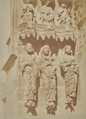 o.T. (Skulpturen an der Nordfassade der Kathedrale von Reims)